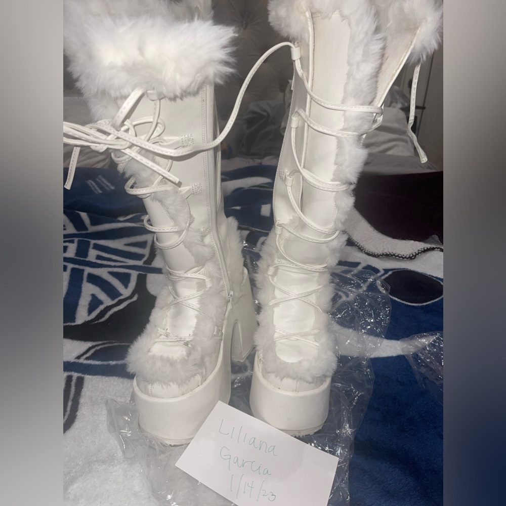 ❌SOLD❌Demonia camel 311 white platform boots size 8 with box❌❌